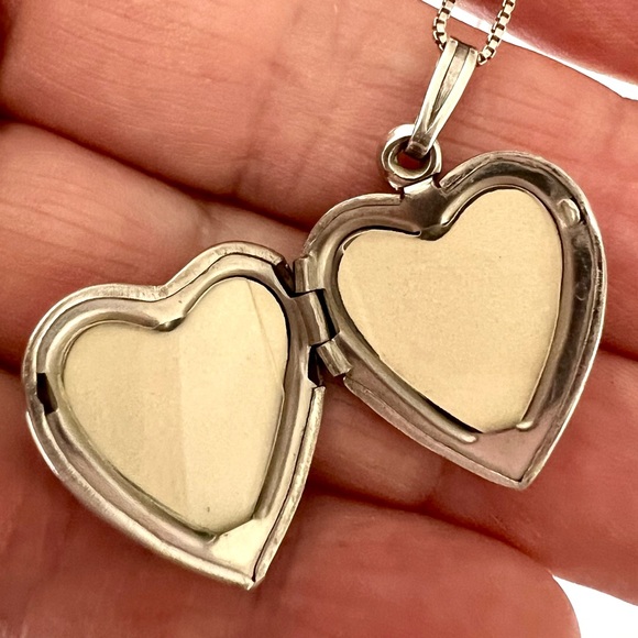 Heart Locket Pendant Necklace, Etched Design, Box Chain, .925 Silver, Signed - Picture 4 of 6